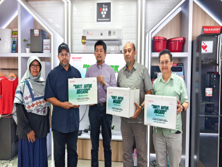 Sharp memberikan donasi korban banjir sumatra