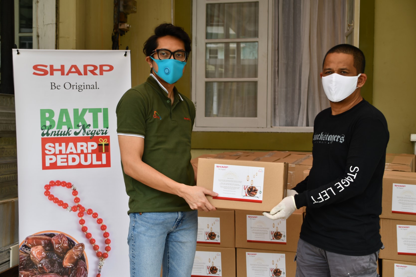 SEID%20Mendonasikan%20Sembako%20ke%20Freelancer%20yang%20Telah%20Mendukung%20Sharp.JPG