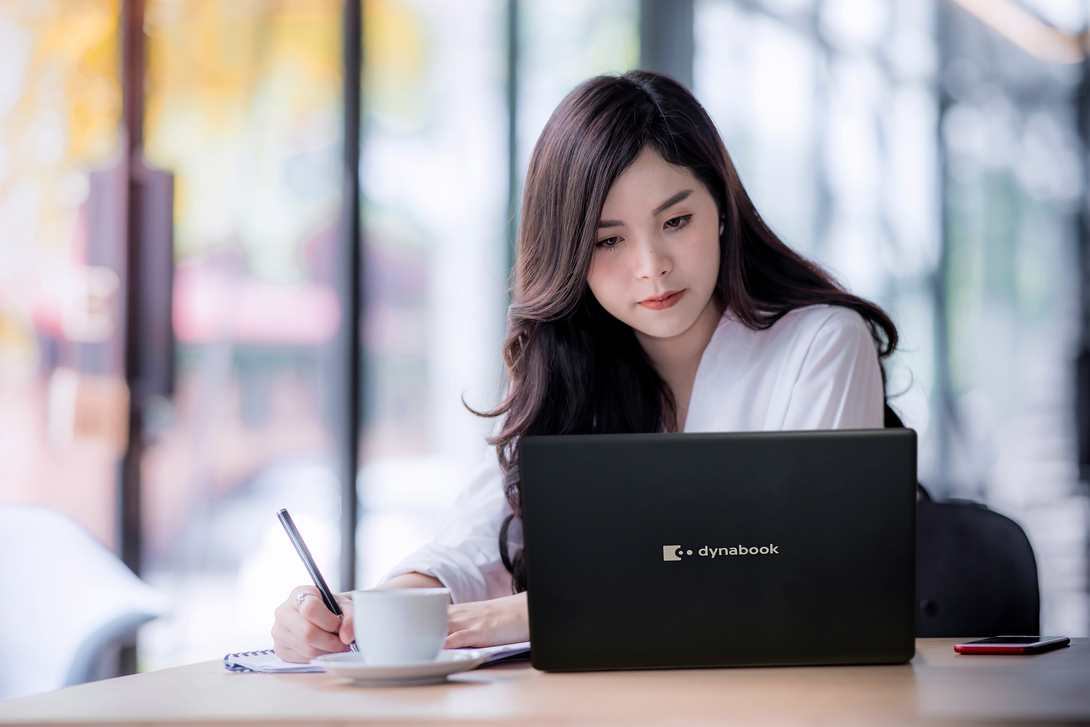 004%20-%20Dynabook%20Satellite%20Pro%20C40%20Cocok%20dengan%20Generasi%20Muda%20yang%20Memiliki%20Mobilitas%20Tinggi.jpg