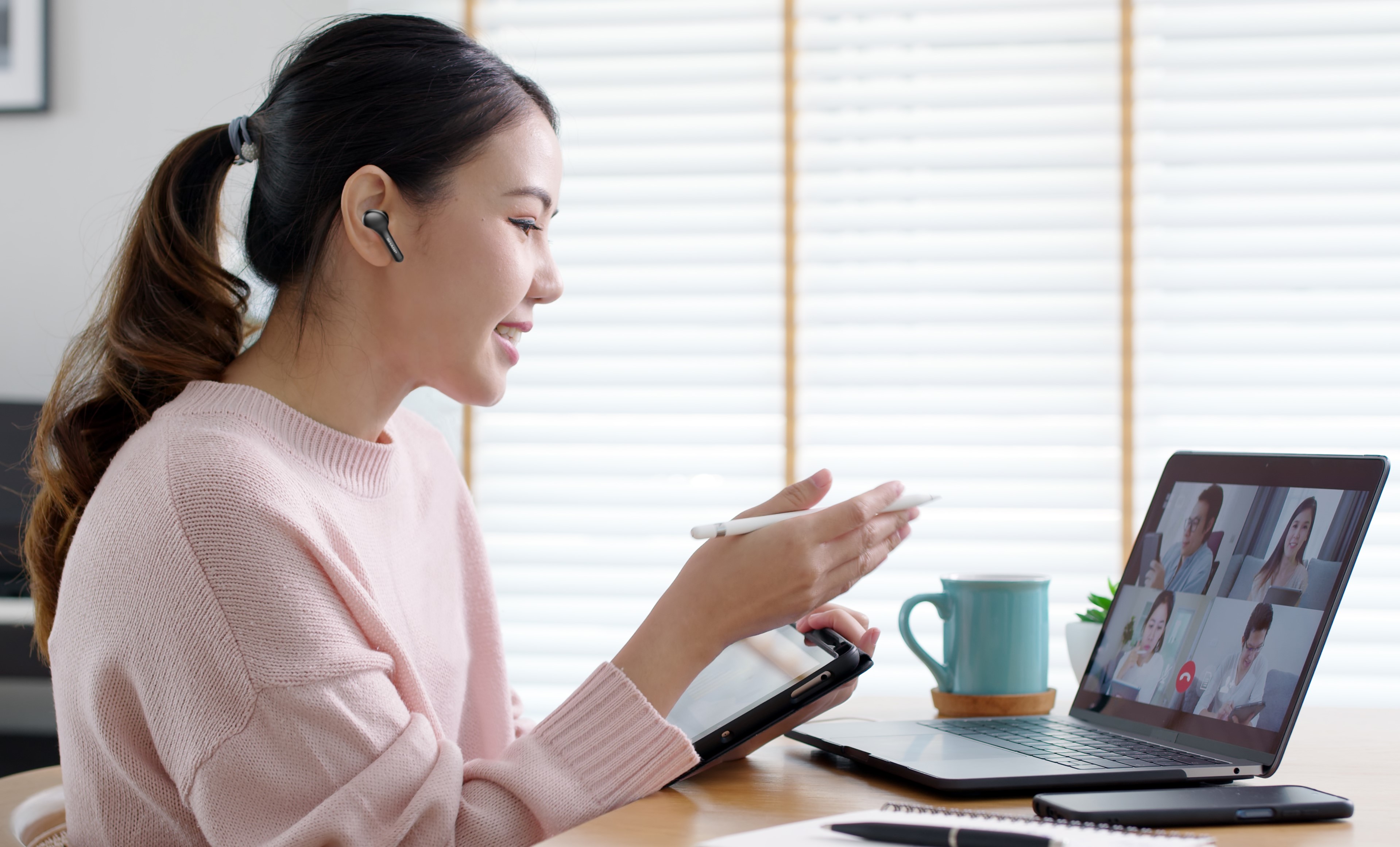 034%20-%20Kehadiran%20Earbuds%20Sharp%20Memenuhi%20Kebutuhan%20Generasi%20Muda%20Dalam%20Berbagai%20Kegiatan%20Digital.jpg