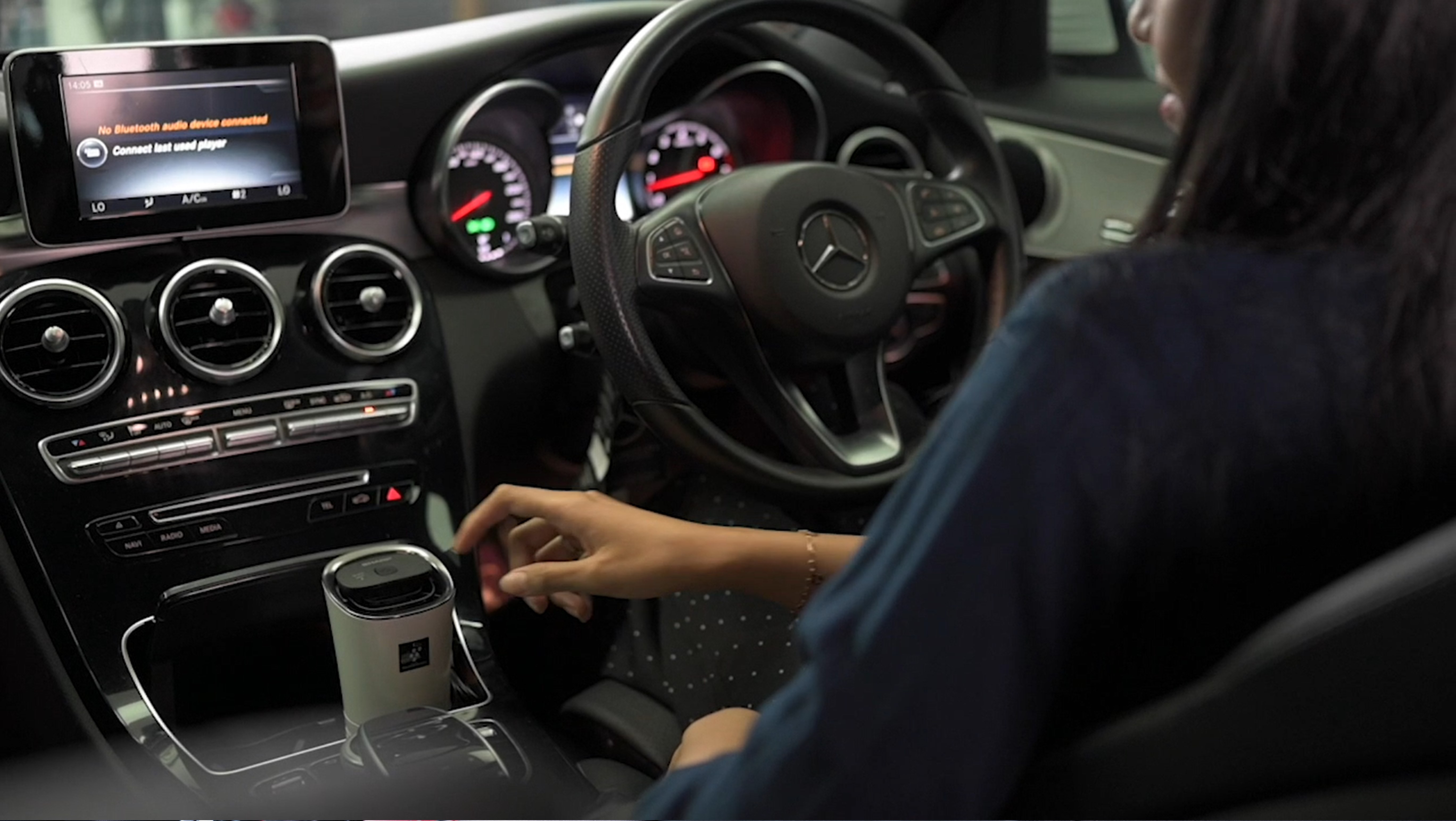 037%20-%20Car%20Air%20Purifier%20IG-NX2Y%20Mudah%20Digunakan%20Kapan%20Saja%2C%20Dimana%20Saja.jpg